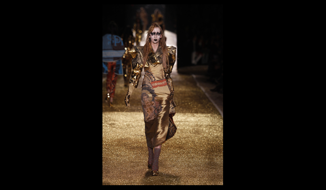 <strong>VIVIENNE WESTWOOD GOLD LABEL｜ヴィヴィアン・ウエストウッド・ゴールドレーベル</strong> 2011年秋冬コレクション速報