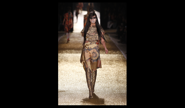 <strong>VIVIENNE WESTWOOD GOLD LABEL｜ヴィヴィアン・ウエストウッド・ゴールドレーベル</strong> 2011年秋冬コレクション速報