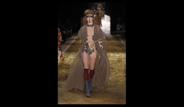 <strong>VIVIENNE WESTWOOD GOLD LABEL｜ヴィヴィアン・ウエストウッド・ゴールドレーベル</strong> 2011年秋冬コレクション速報