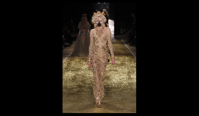 <strong>VIVIENNE WESTWOOD GOLD LABEL｜ヴィヴィアン・ウエストウッド・ゴールドレーベル</strong> 2011年秋冬コレクション速報