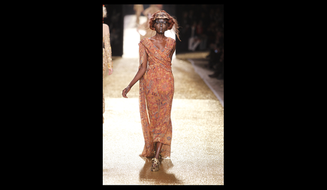 <strong>VIVIENNE WESTWOOD GOLD LABEL｜ヴィヴィアン・ウエストウッド・ゴールドレーベル</strong> 2011年秋冬コレクション速報