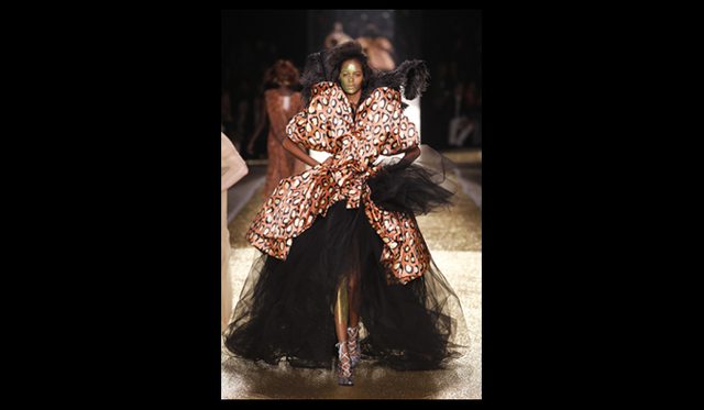<strong>VIVIENNE WESTWOOD GOLD LABEL｜ヴィヴィアン・ウエストウッド・ゴールドレーベル</strong> 2011年秋冬コレクション速報