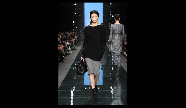 <strong>ERMANNO SCERVIVO｜エルマンノ シェルヴィーノ</strong> 2011年秋冬コレクション速報