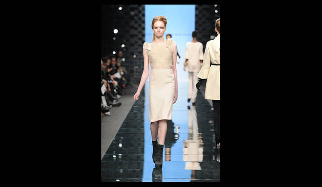 <strong>ERMANNO SCERVIVO｜エルマンノ シェルヴィーノ</strong> 2011年秋冬コレクション速報