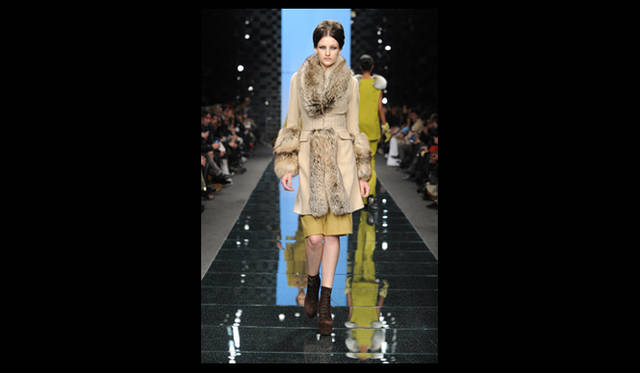 <strong>ERMANNO SCERVIVO｜エルマンノ シェルヴィーノ</strong> 2011年秋冬コレクション速報