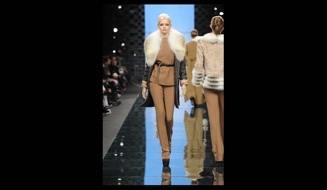 <strong>ERMANNO SCERVIVO｜エルマンノ シェルヴィーノ</strong> 2011年秋冬コレクション速報