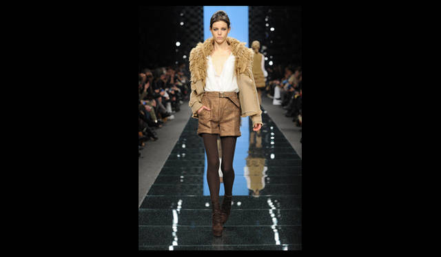 <strong>ERMANNO SCERVIVO｜エルマンノ シェルヴィーノ</strong> 2011年秋冬コレクション速報