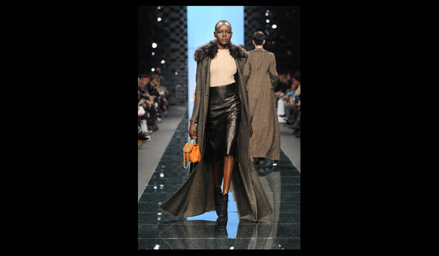 <strong>ERMANNO SCERVIVO｜エルマンノ シェルヴィーノ</strong> 2011年秋冬コレクション速報