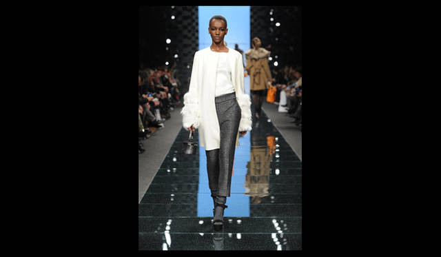 <strong>ERMANNO SCERVIVO｜エルマンノ シェルヴィーノ</strong> 2011年秋冬コレクション速報