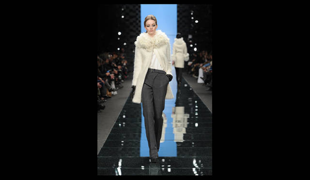 <strong>ERMANNO SCERVIVO｜エルマンノ シェルヴィーノ</strong> 2011年秋冬コレクション速報