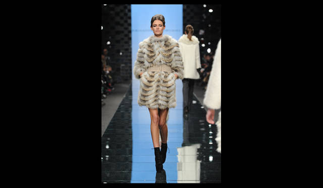 <strong>ERMANNO SCERVIVO｜エルマンノ シェルヴィーノ</strong> 2011年秋冬コレクション速報