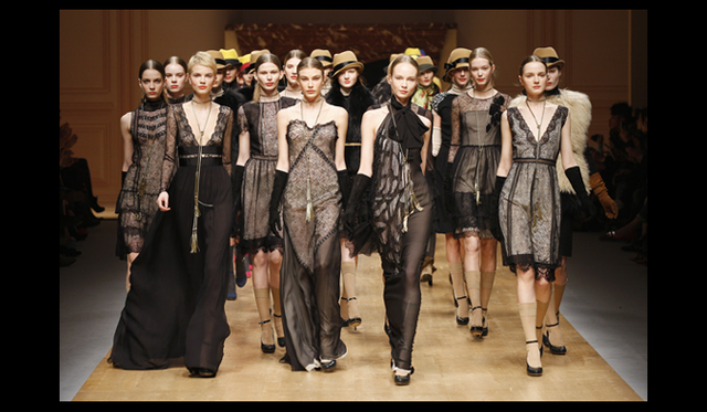 <strong>Blugirl｜ブルーガール</strong> 2011年秋冬コレクション速報