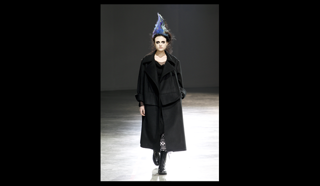 <strong>YOHJI YAMAMOTO｜ヨウジヤマモト</strong> 2011年秋冬コレクション速報