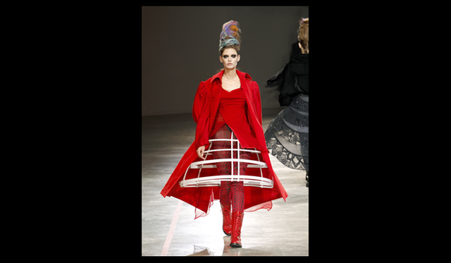 <strong>YOHJI YAMAMOTO｜ヨウジヤマモト</strong> 2011年秋冬コレクション速報