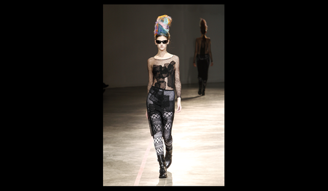 <strong>YOHJI YAMAMOTO｜ヨウジヤマモト</strong> 2011年秋冬コレクション速報