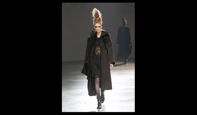 <strong>YOHJI YAMAMOTO｜ヨウジヤマモト</strong> 2011年秋冬コレクション速報
