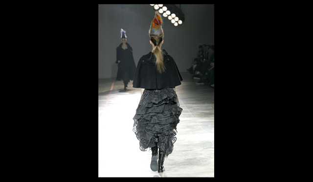 <strong>YOHJI YAMAMOTO｜ヨウジヤマモト</strong> 2011秋冬コレクション速報