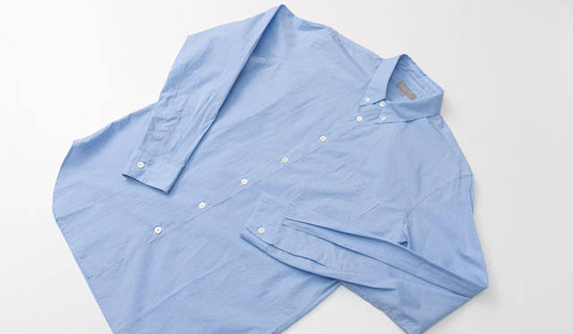 <strong> MARGARET HOWELL｜マーガレット・ハウエル</strong>　松屋銀座「マーガレット・ハウエルの家」先行発売の限定メンズシャツ 2万5200円