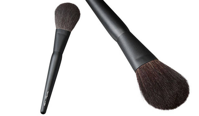 <strong>b-r-s｜ブルーシュ</strong>　メイクアップブラシ｢b-r-s｣　フェイス　1万8900円