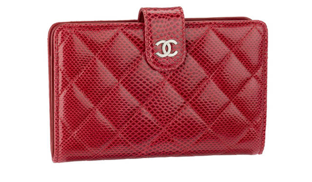 <strong>CHANEL｜シャネル</strong>　ウォレット [W15.5×H11×D3cm] 17万9550円（シャネル）　©CHANEL