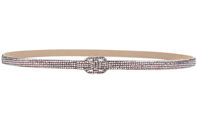 <strong>CHANEL｜シャネル</strong>　レザーベルト　5万2500円（シャネル）　©CHANEL