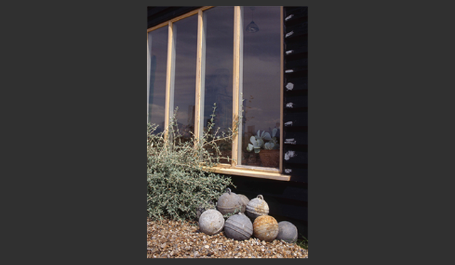 <strong>carnet de jardin｜松永 学</strong>　ここにあってはウキが化石の卵。