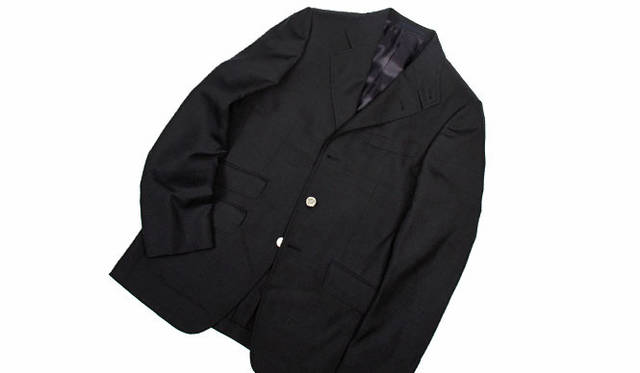 <strong>UNITED ARROWS｜ユナイテッドアローズ</strong>　「dunhill at UNITED ARROWS & SONS」　カンデブーモヘアを使用したハッキングジャケット 19万4250円（ユナイテッドアローズ エクスクルーシブ）