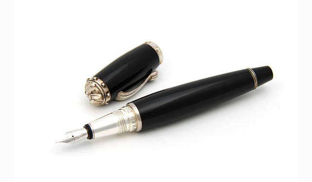 <strong>UNITED ARROWS｜ユナイテッドアローズ</strong>　「dunhill at UNITED ARROWS & SONS」　万年筆 35万3850円