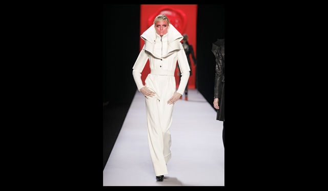 <strong>VIKTOR&ROLF｜ヴィクター＆ロルフ</strong> 2011年秋冬コレクション速報