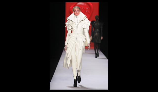 <strong>VIKTOR&ROLF｜ヴィクター＆ロルフ</strong> 2011年秋冬コレクション速報