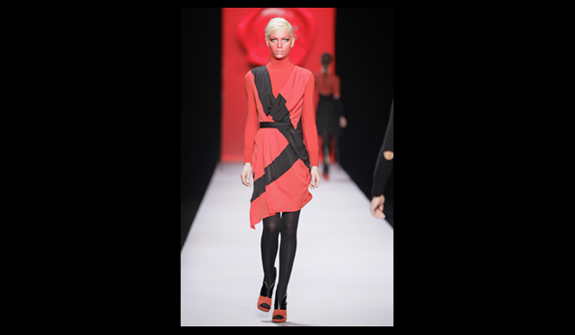 <strong>VIKTOR&ROLF｜ヴィクター＆ロルフ</strong> 2011年秋冬コレクション速報