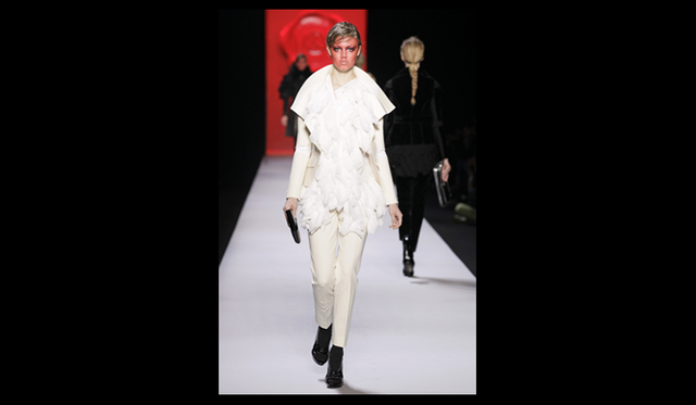 <strong>VIKTOR&ROLF｜ヴィクター＆ロルフ</strong> 2011年秋冬コレクション速報