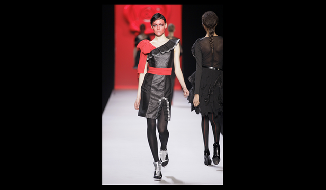 <strong>VIKTOR&ROLF｜ヴィクター＆ロルフ</strong> 2011年秋冬コレクション速報