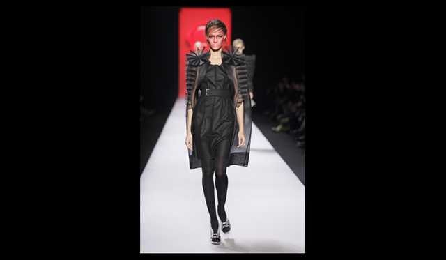 <strong>VIKTOR&ROLF｜ヴィクター＆ロルフ</strong> 2011年秋冬コレクション速報