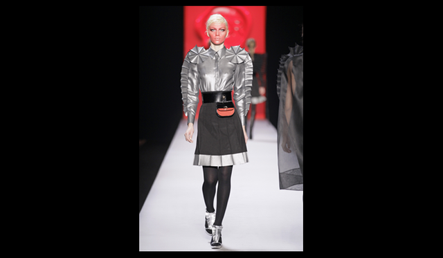 <strong>VIKTOR&ROLF｜ヴィクター＆ロルフ</strong> 2011年秋冬コレクション速報