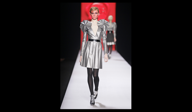 <strong>VIKTOR&ROLF｜ヴィクター＆ロルフ</strong> 2011年秋冬コレクション速報