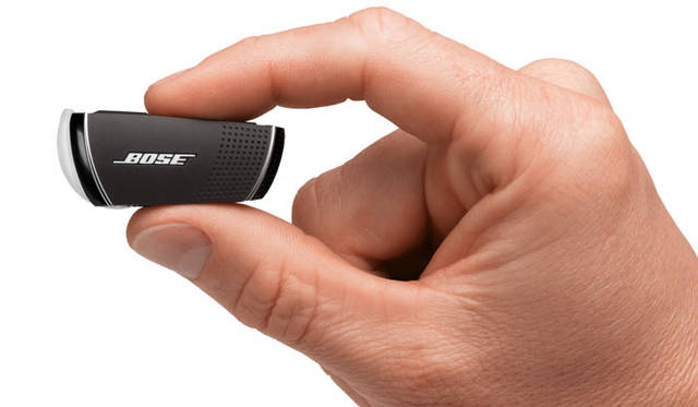 <strong>BOSE｜ボーズ</strong>　通話専用シングルイヤータイプ Bluetooth ヘッドセット「Bose® Bluetooth® headset」<br>重さはわずか12g。