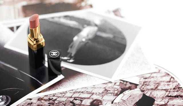 <strong>CHANEL｜シャネル</strong>　「ROUGE COCO SHINE」　© CHANEL 