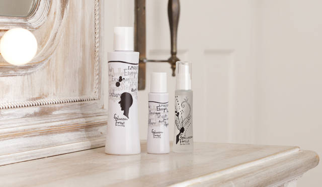 <strong>スピリチュアル対談　vol.12｜Twiggy 松浦美穂</strong>　松浦さんが手がけた、Twiggyのオリジナルプロダクト。オーガニックにこだわって作られている。