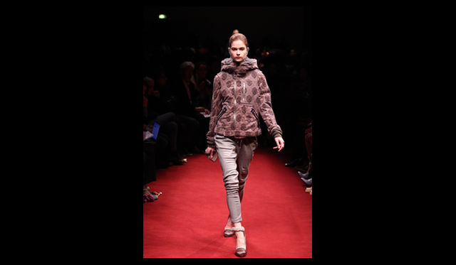 <strong>UNDER COVER｜アンダーカバー</strong> 2011年秋冬コレクション速報