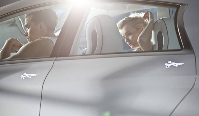 <strong>RENAULT ZOE PREVIEW｜ルノー ZOE プレビュー</strong>