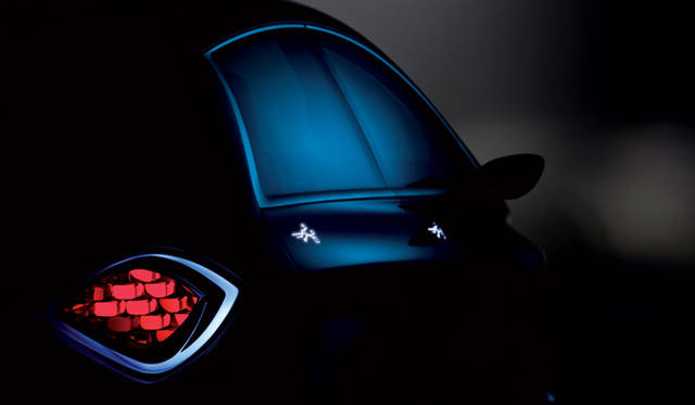 <strong>RENAULT ZOE PREVIEW｜ルノー ZOE プレビュー</strong>