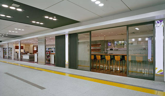 <strong>和醸和楽｜はせがわ酒店</strong>　GranSta店（東京都千代田区丸の内1-9-1 JR東日本東京駅構内地下1階 Tel. 03-6420-3409 営業時間｜7:00～22:00、 7:00～21:00（日曜） 不定休）