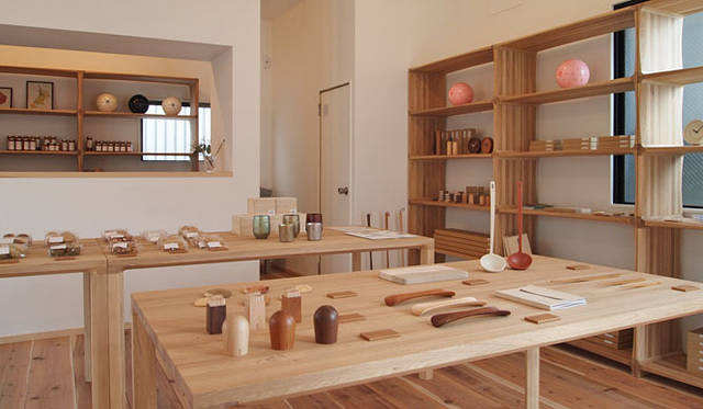 <strong>TAIYOU no SHITA｜タイヨウのした</strong>　ショップ内部