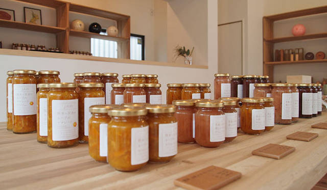 <strong>TAIYOU no SHITA｜タイヨウのした</strong>　ショップ内部