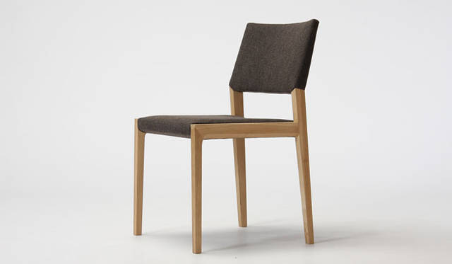 <strong>Tカリモク家具の新ブランド「HARU」</strong>　ダイニングチェア 4万6620円