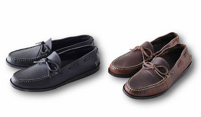 <strong>BEAMS PLUS｜ビームス プラス</strong>　ハンドソーンモカシン各3万450円（アトランティック ワークス）