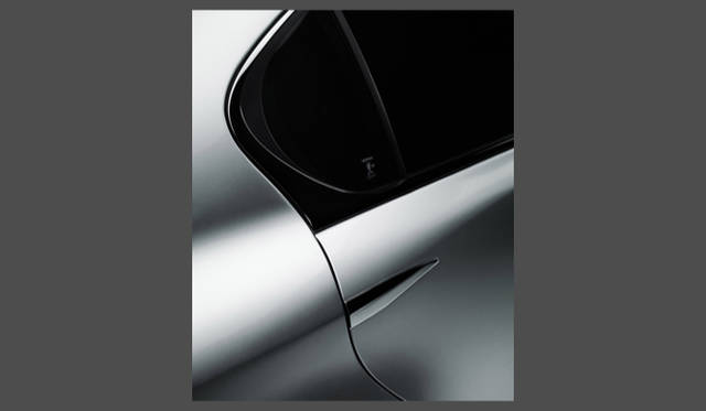 <strong>LEXUS LF-Gh｜レクサス LF-Gh</strong>