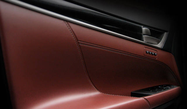 <strong>LEXUS LF-Gh｜レクサス LF-Gh</strong>