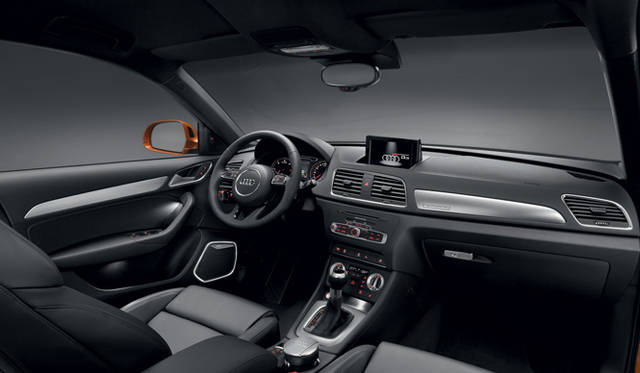 <strong>Audi Q3｜アウディ Q3</strong>